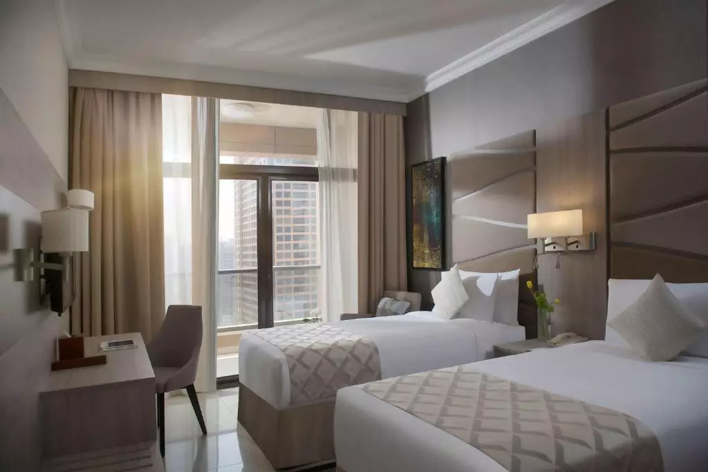 Two Seasons Hotel and Apartments